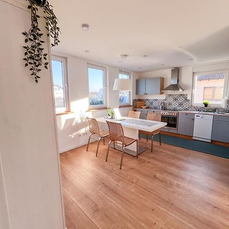 Helle Und Gemuetliche Ferienwohnung In Lorsch Luaran gambar