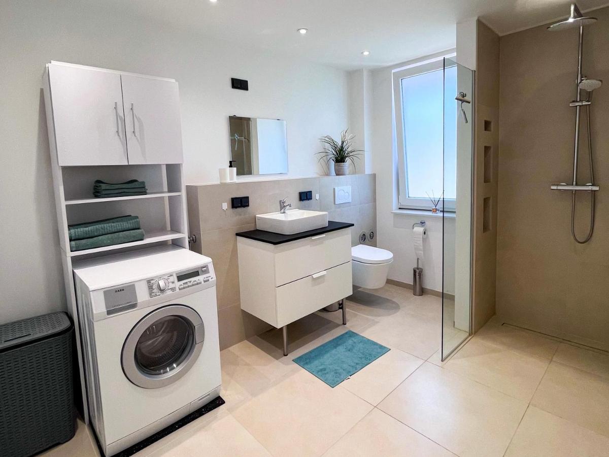 Helle Und Gemuetliche Ferienwohnung In Lorsch Luaran gambar