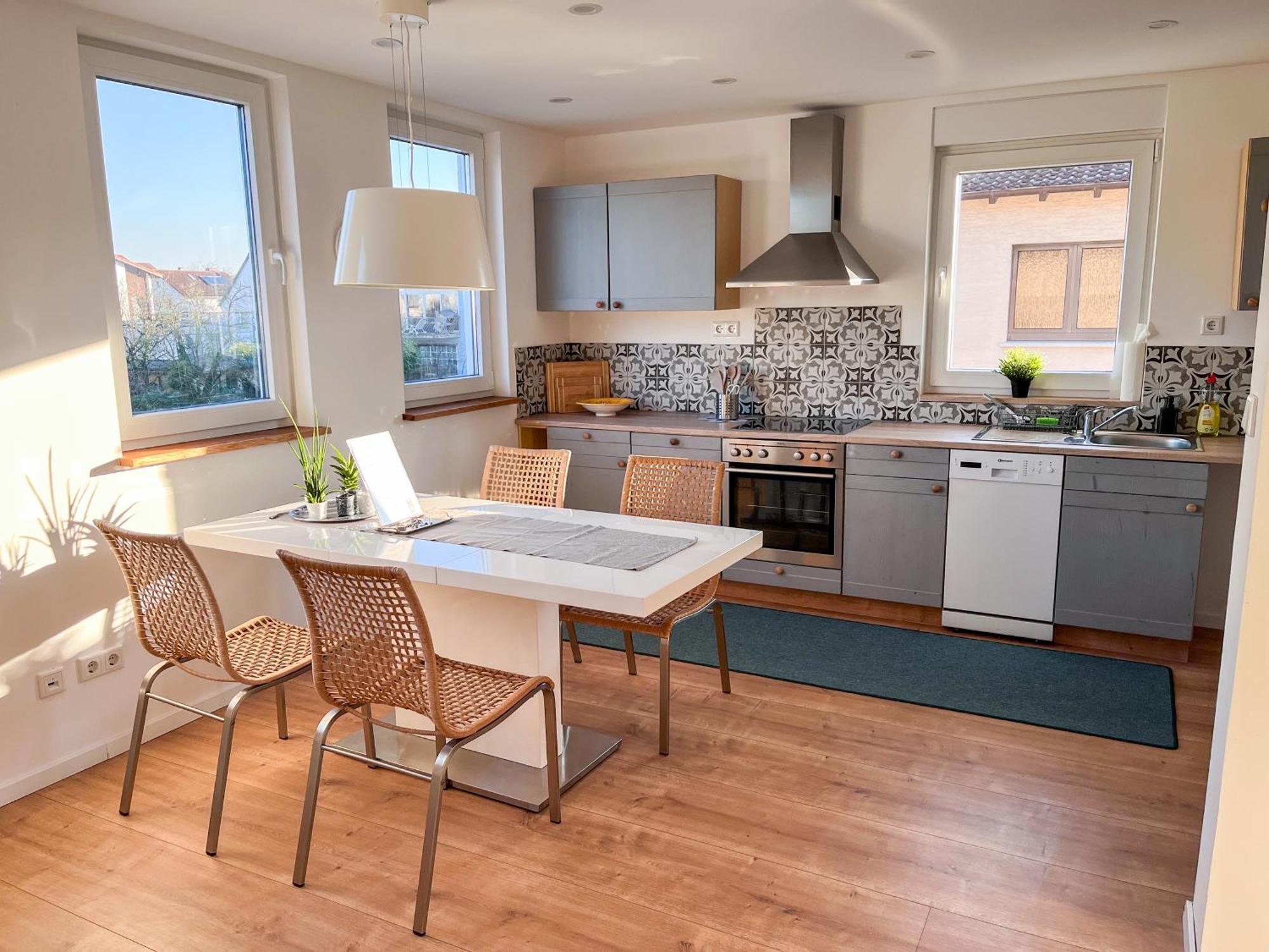 Helle Und Gemuetliche Ferienwohnung In Lorsch Luaran gambar